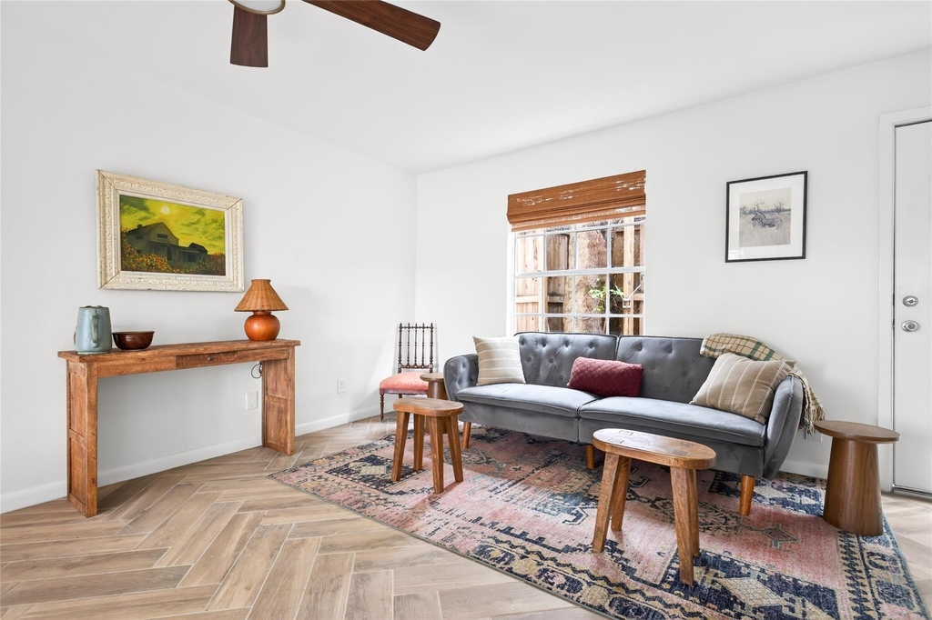 1700 Houston St - Photo 2