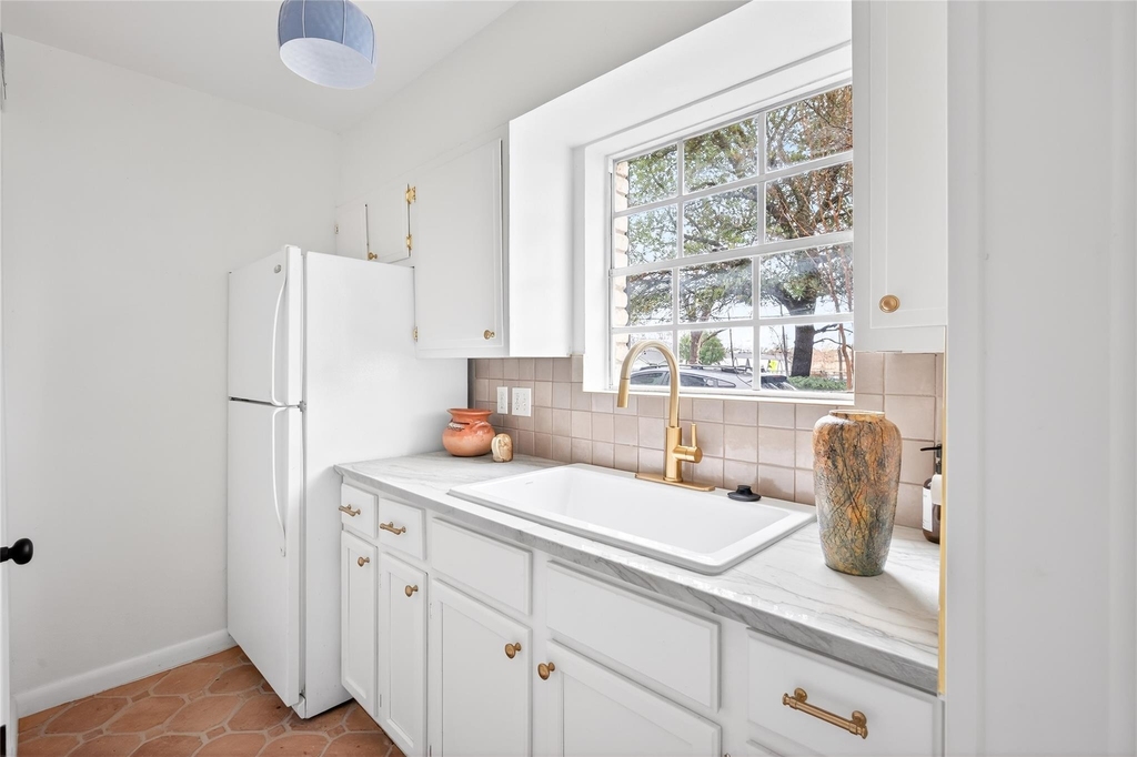 1700 Houston St - Photo 4