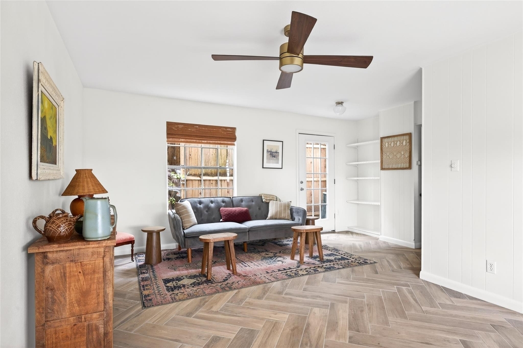 1700 Houston St - Photo 0