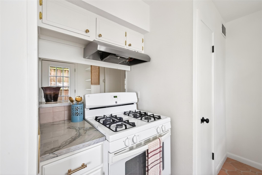 1700 Houston St - Photo 5