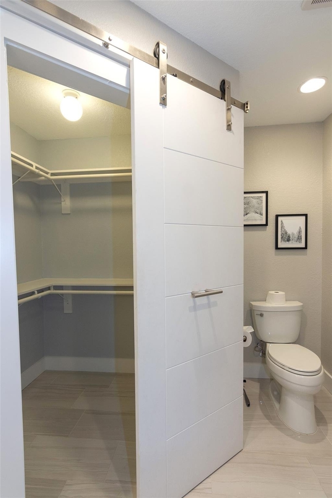2410 Enfield Rd - Photo 38