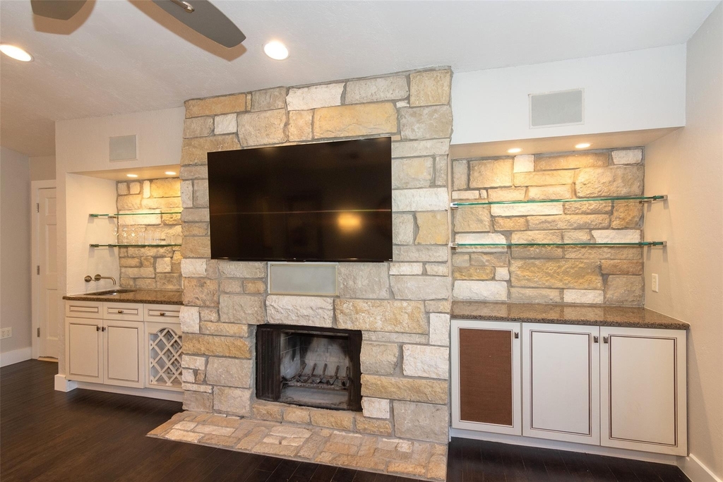 2410 Enfield Rd - Photo 9