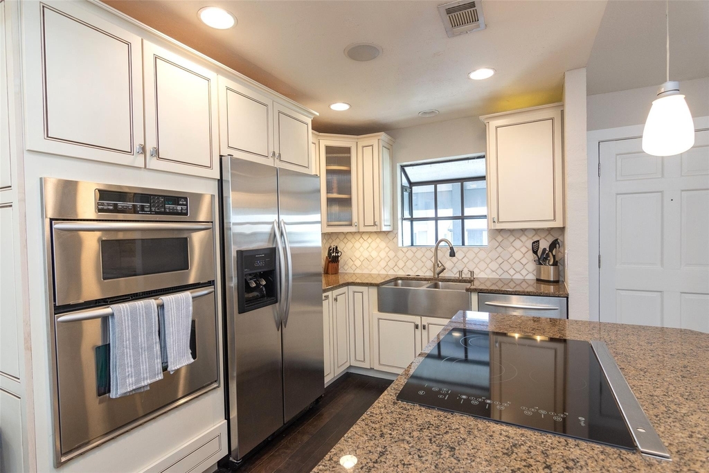 2410 Enfield Rd - Photo 16