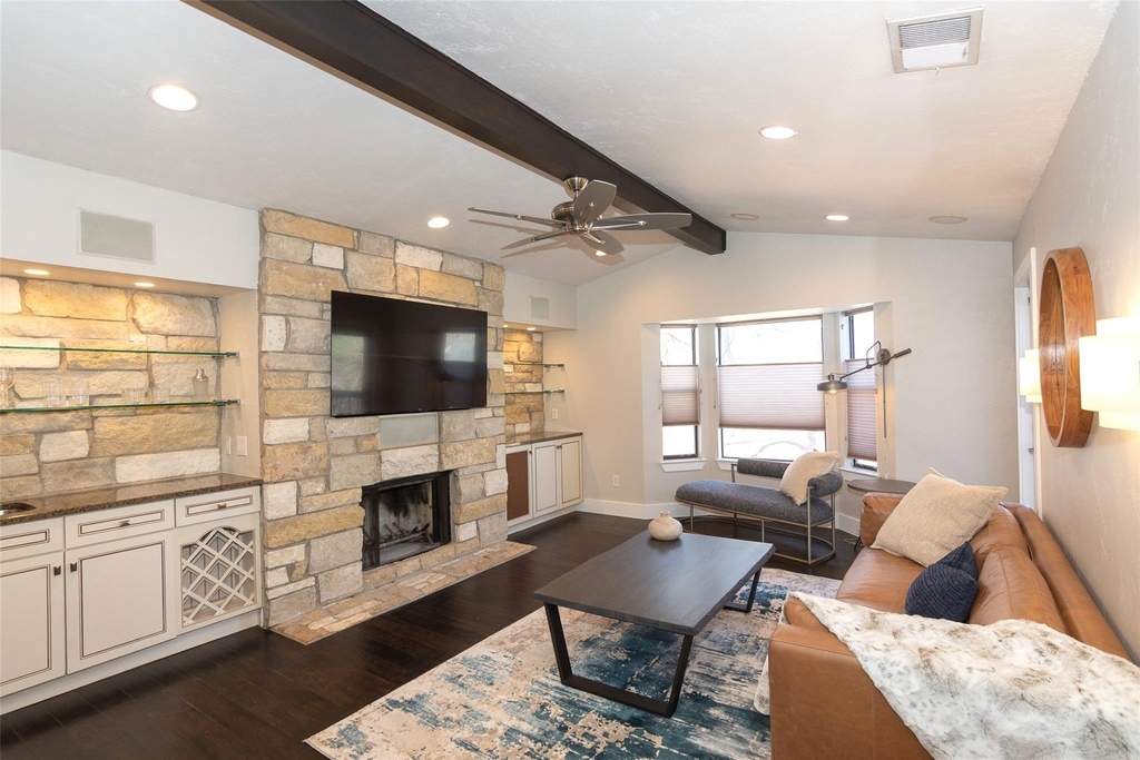 2410 Enfield Rd - Photo 6