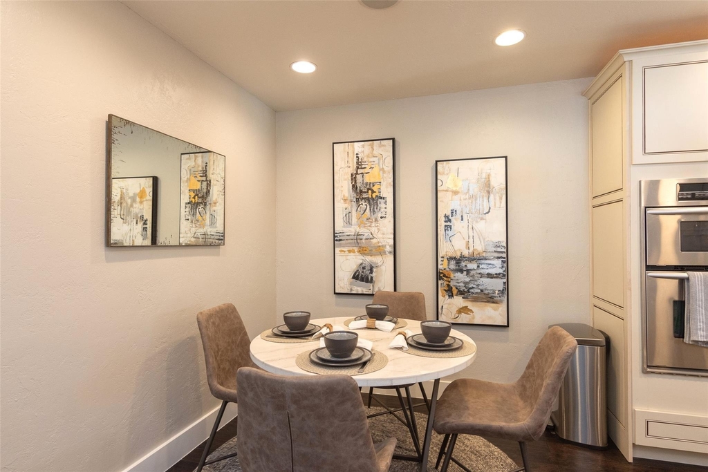 2410 Enfield Rd - Photo 10