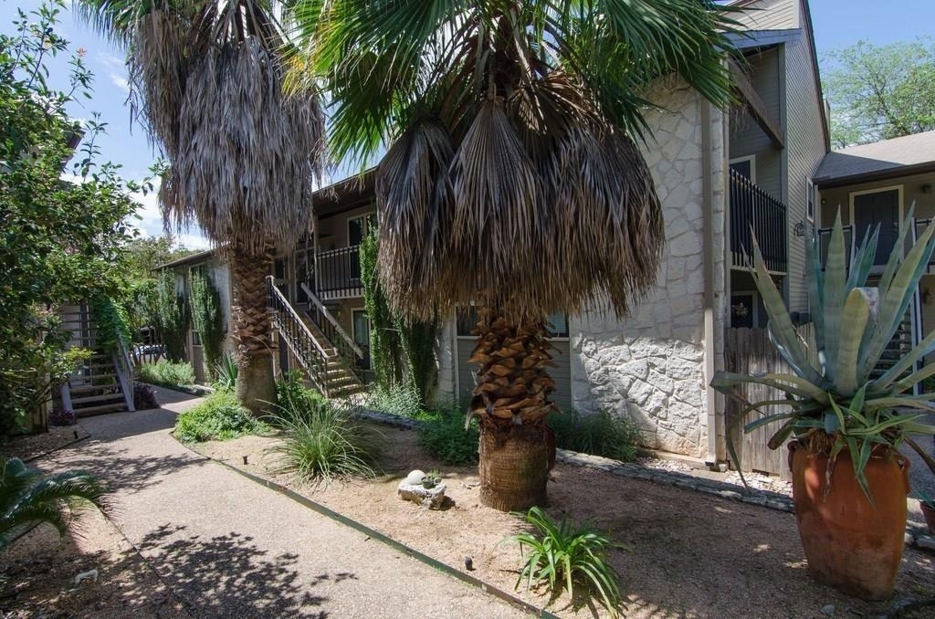 2410 Enfield Rd - Photo 2