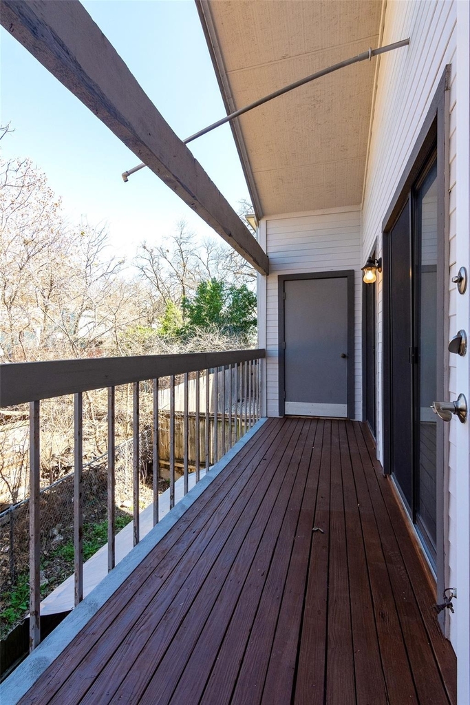 2410 Enfield Rd - Photo 37