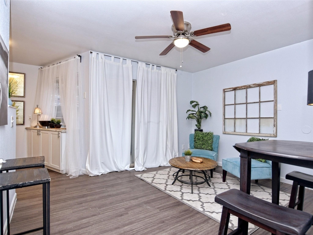 1840 Burton Dr - Photo 2