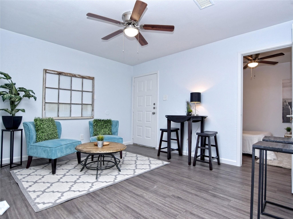 1840 Burton Dr - Photo 0