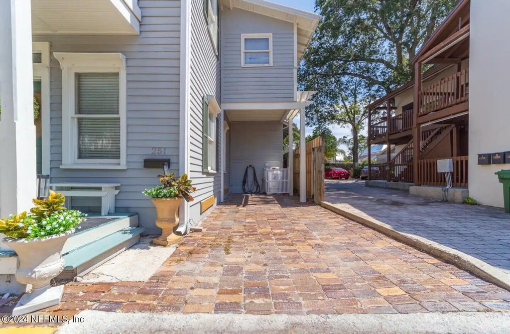 251 Charlotte Street - Photo 15
