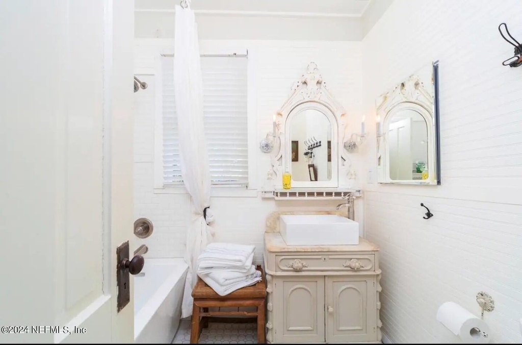 251 Charlotte Street - Photo 12