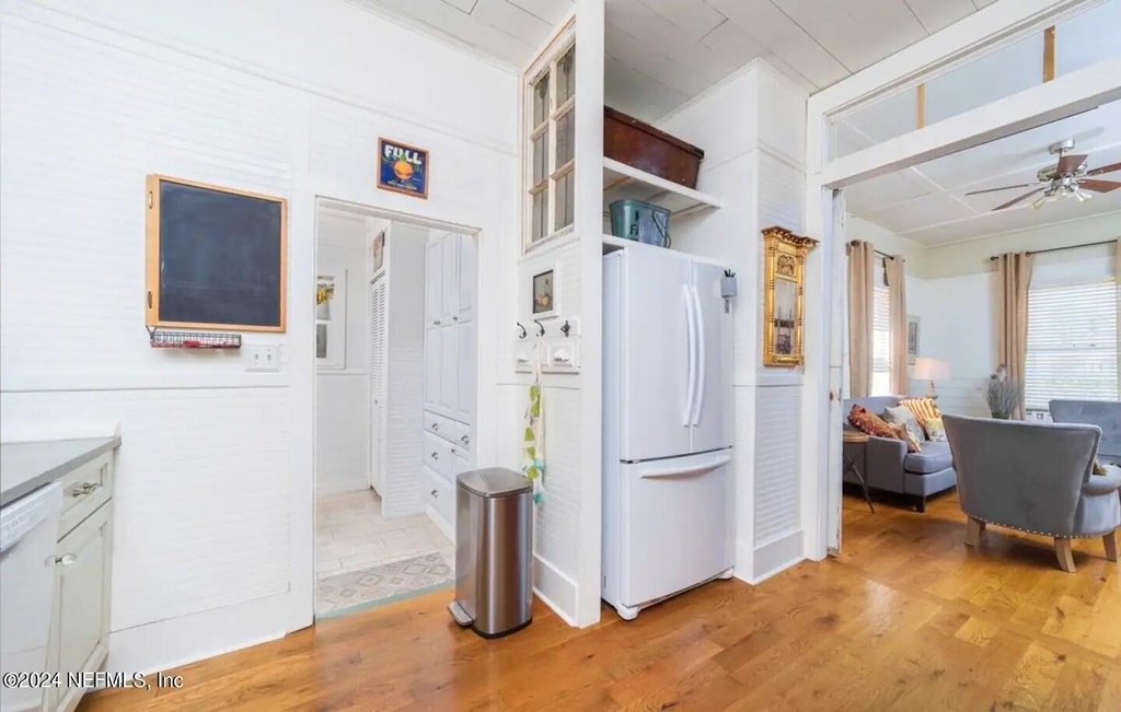 251 Charlotte Street - Photo 8