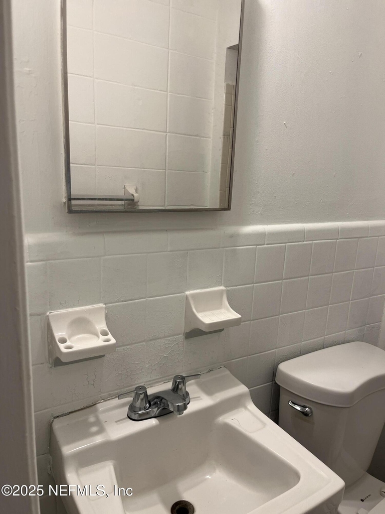 5844 Justina Court - Photo 8