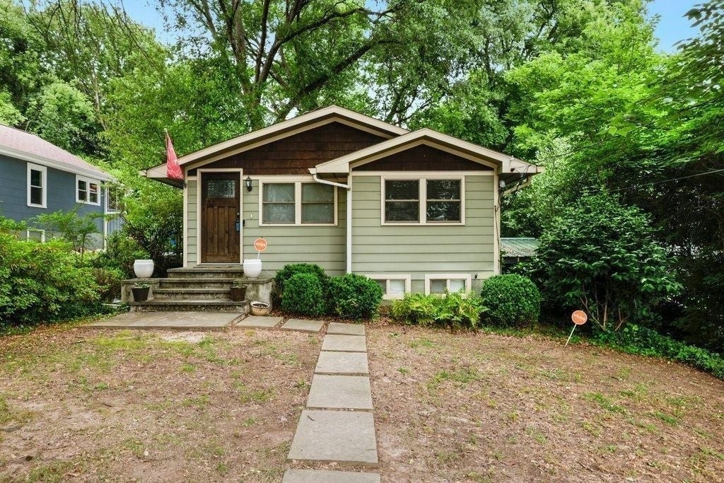 677 Holmes Street Nw - Photo 0