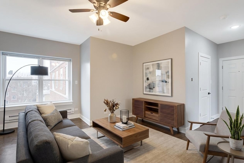 8022 S Ellis Avenue - Photo 2