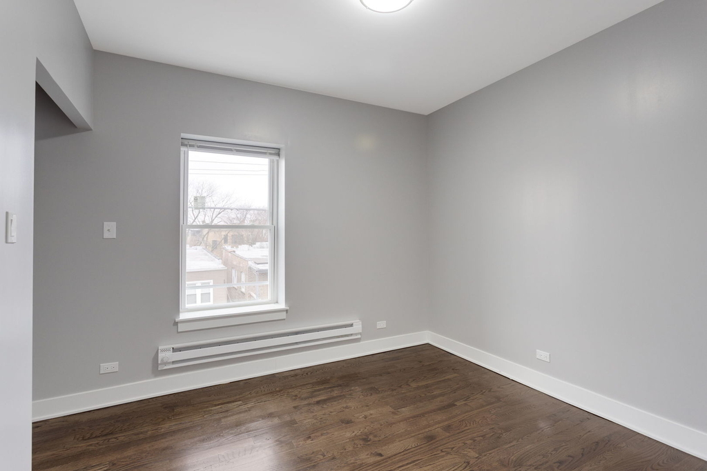 8022 S Ellis Avenue - Photo 5