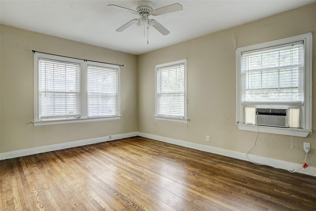 1935 Richmond Avenue - Photo 8