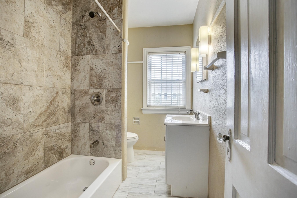 1935 Richmond Avenue - Photo 6