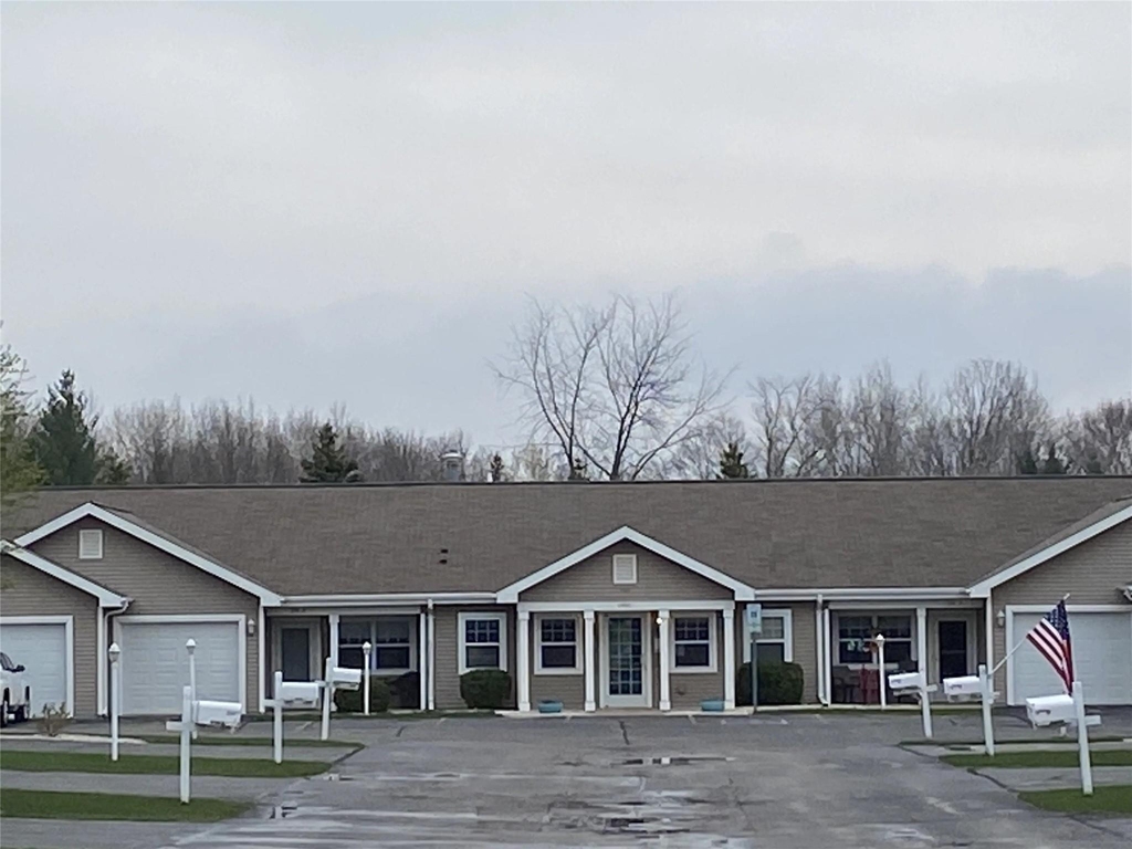 334 Wallace St - Photo 0