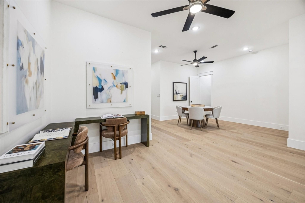 431 W 30th Street - Photo 20