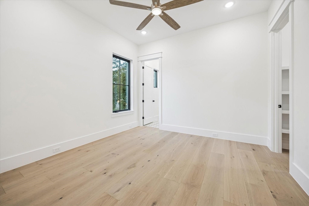 431 W 30th Street - Photo 23