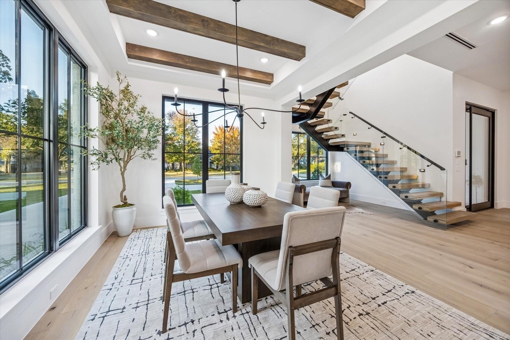 431 W 30th Street - Photo 3