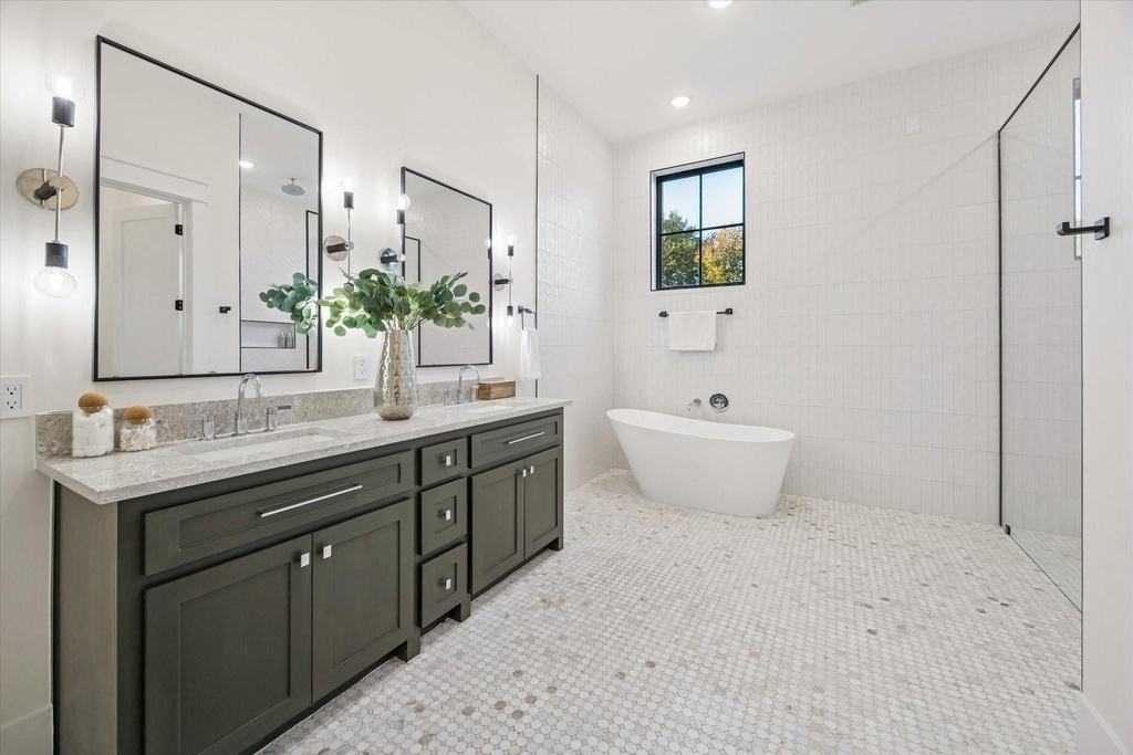 431 W 30th Street - Photo 12