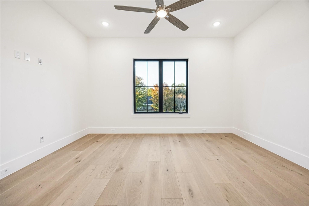 431 W 30th Street - Photo 25