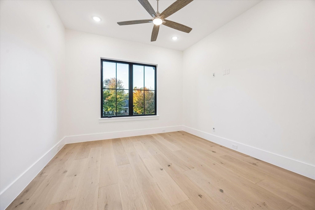 431 W 30th Street - Photo 27