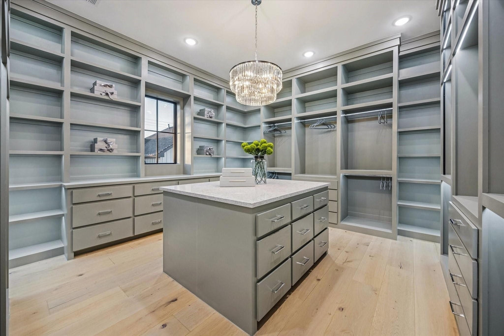 431 W 30th Street - Photo 17