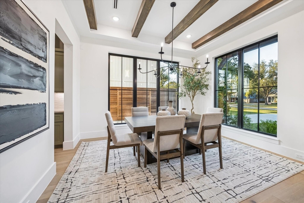 431 W 30th Street - Photo 8