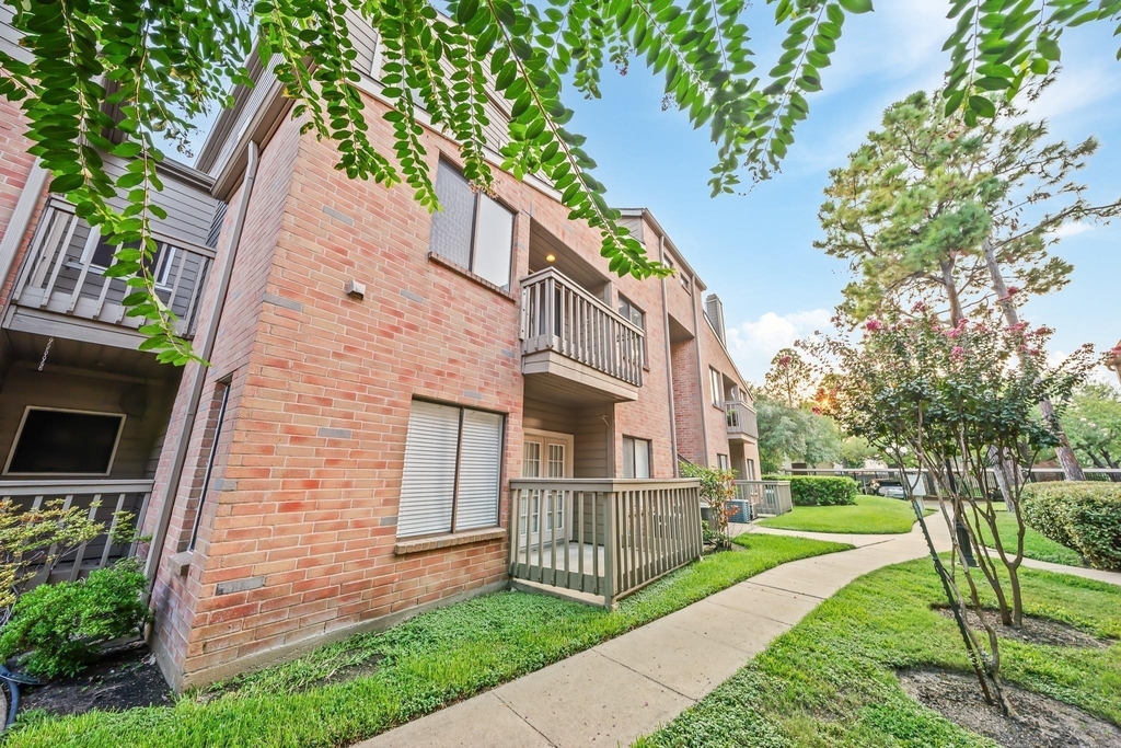 2023 Gentryside Drive - Photo 6