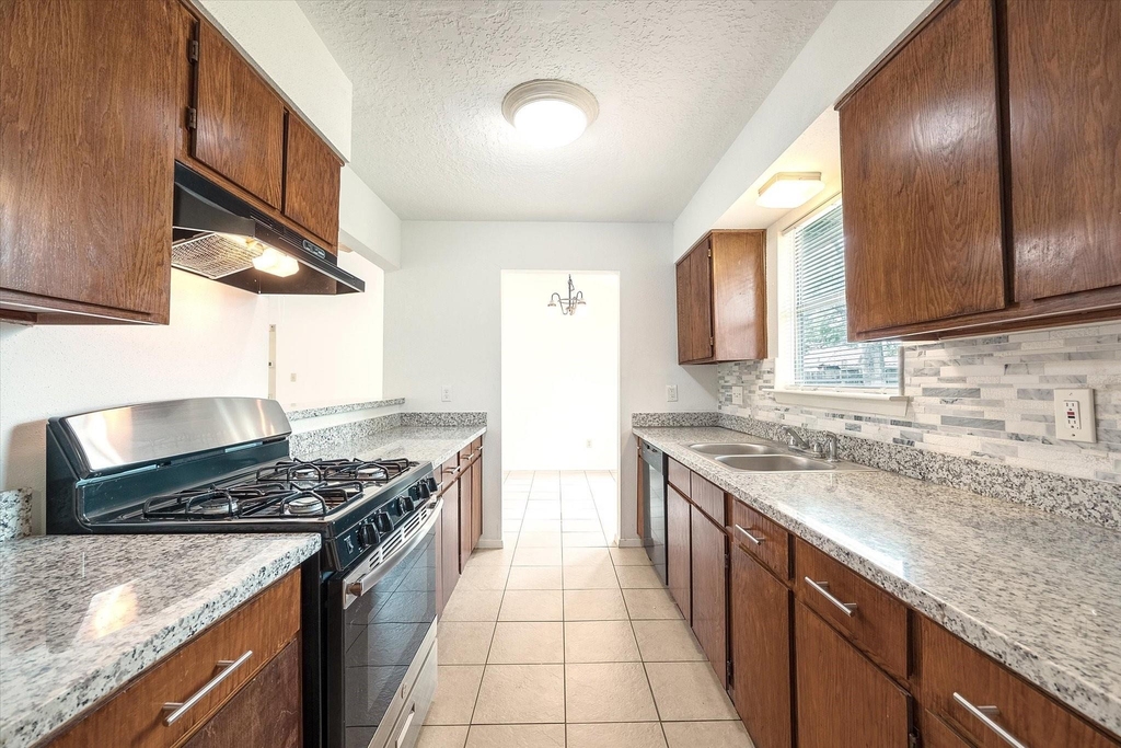 2723 N Brompton Drive - Photo 10