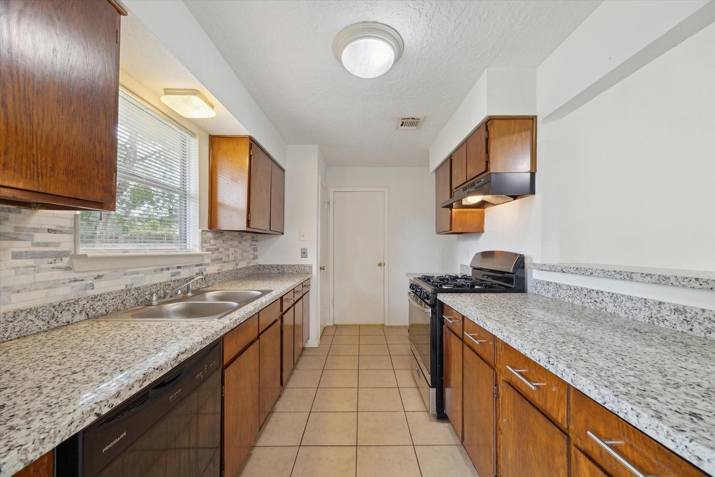 2723 N Brompton Drive - Photo 7