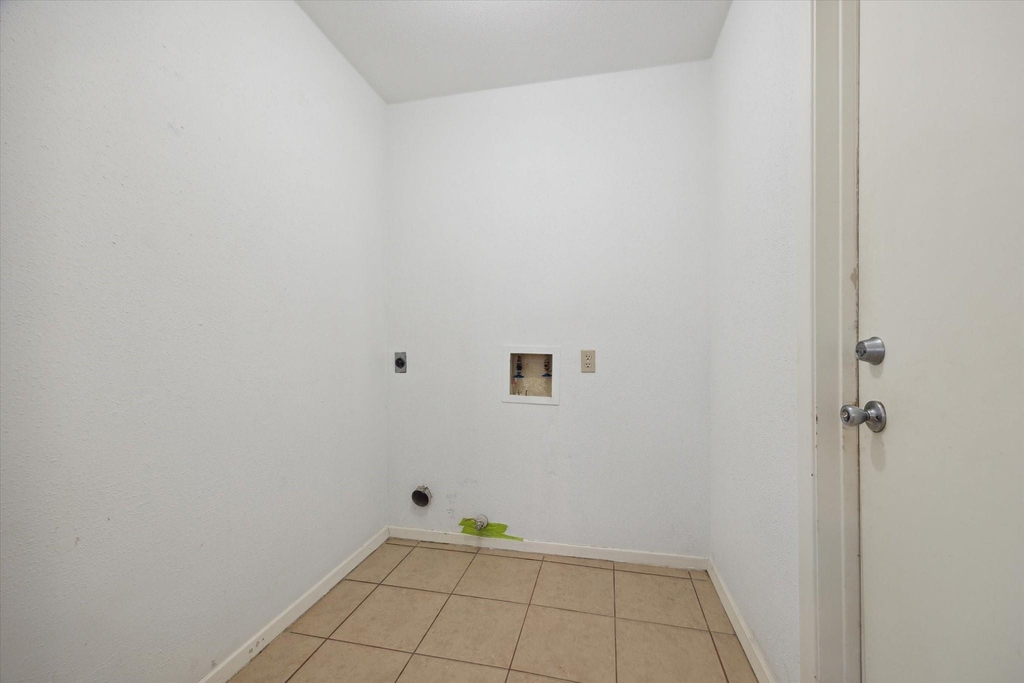 2723 N Brompton Drive - Photo 11