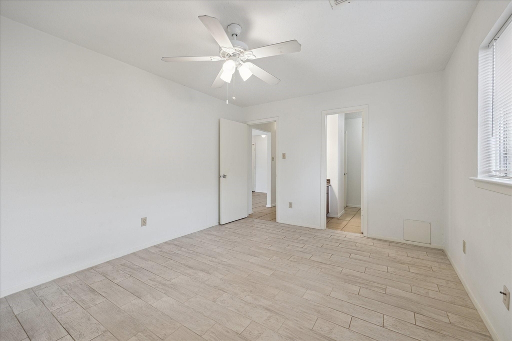 2723 N Brompton Drive - Photo 13