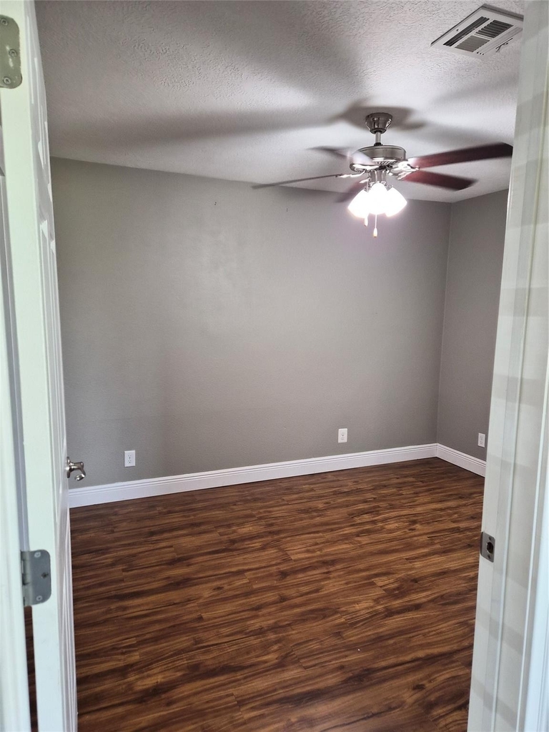 209 Florence Street - Photo 15