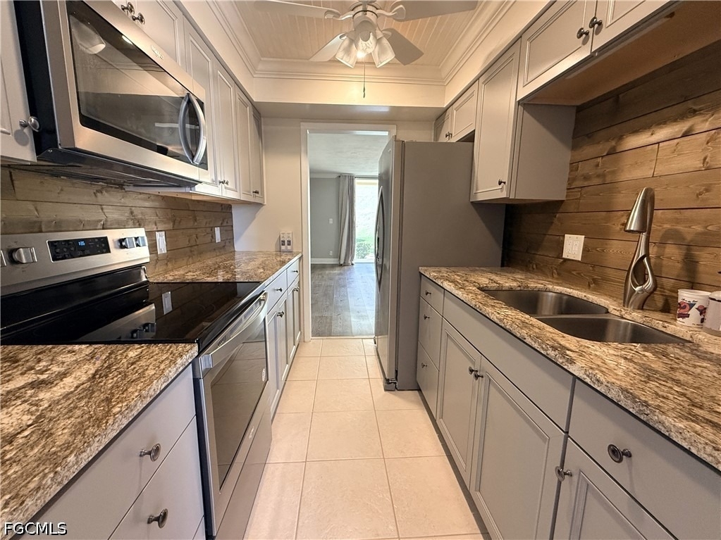 1608 Se 28th Terrace - Photo 3