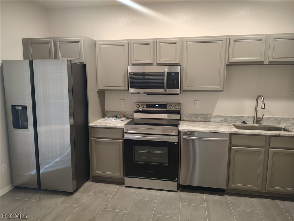 2434 Laurentina Lane - Photo 4