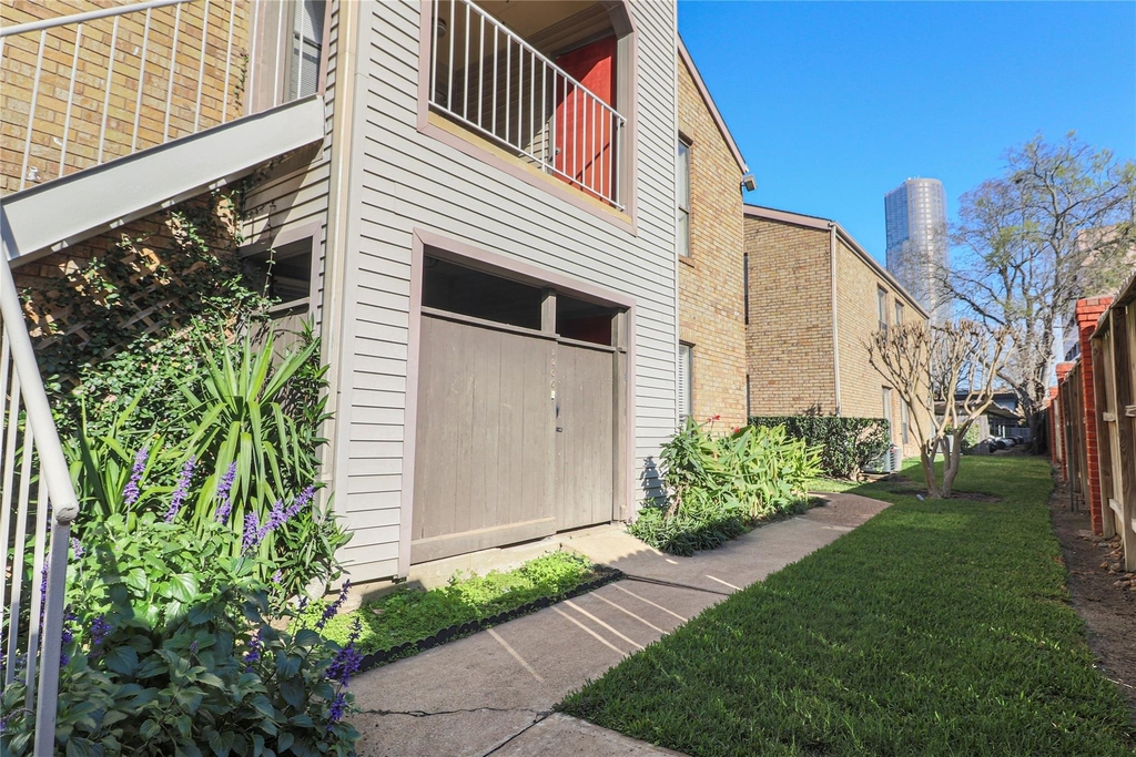 2025 Augusta Drive - Photo 17
