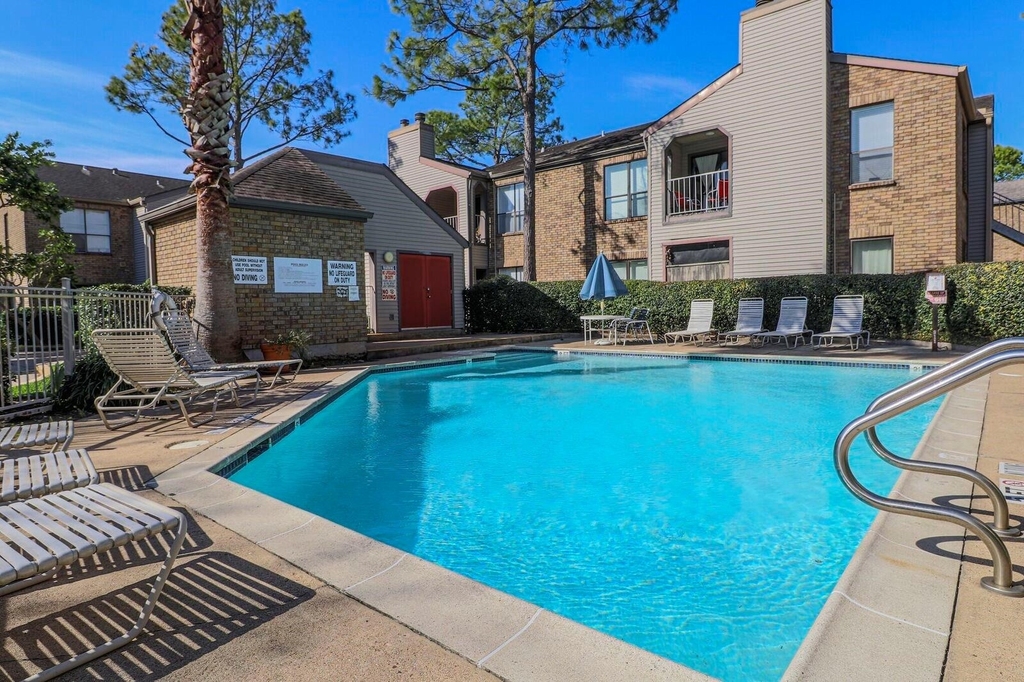 2025 Augusta Drive - Photo 16