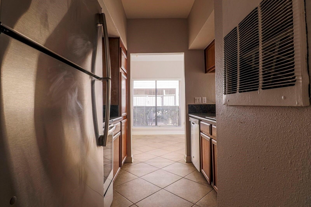 2025 Augusta Drive - Photo 8