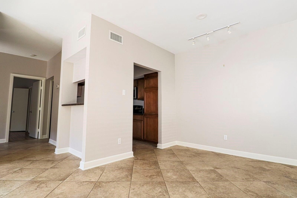 2025 Augusta Drive - Photo 6