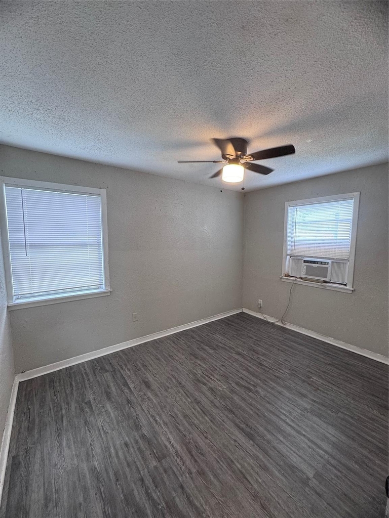 1610 Mystic Street - Photo 3
