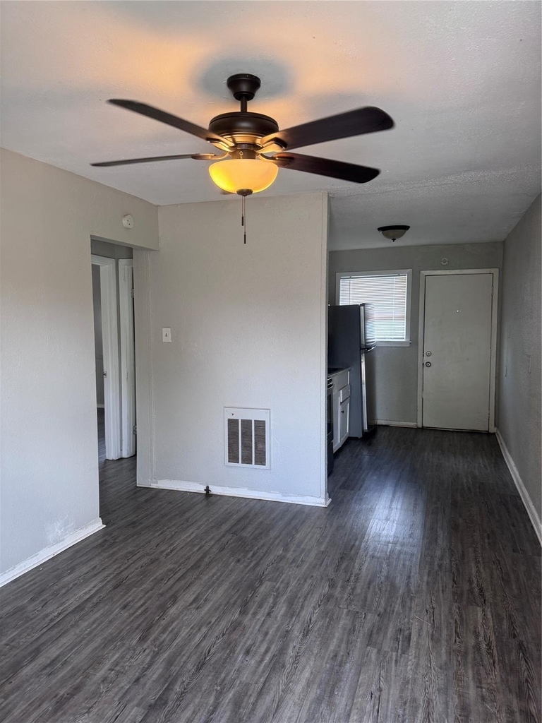1610 Mystic Street - Photo 1
