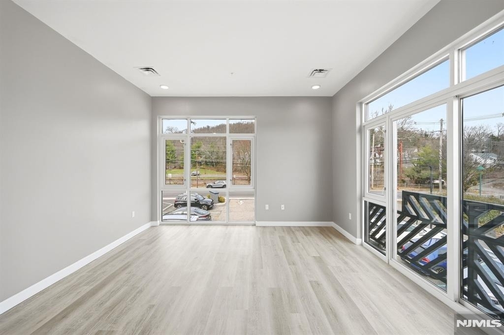 271 Millburn - Photo 14