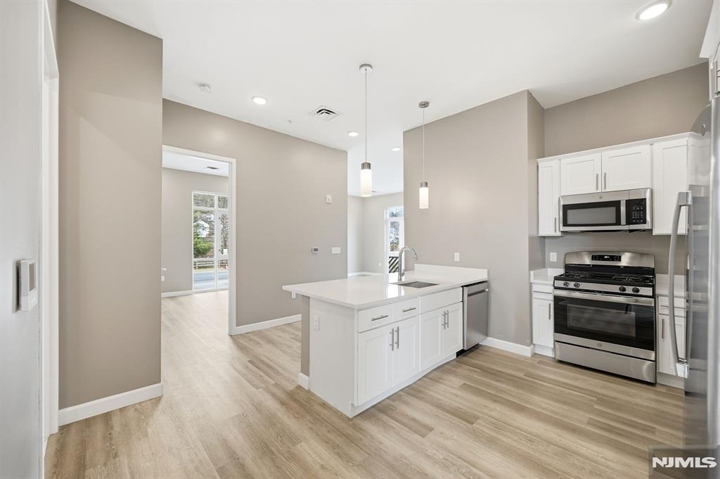 271 Millburn - Photo 5