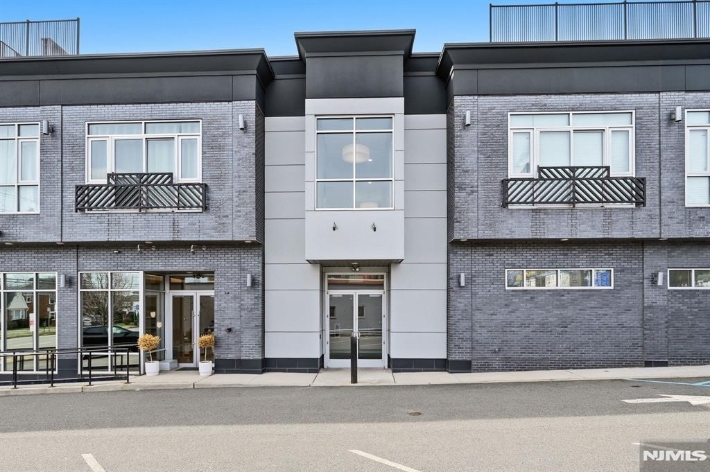 271 Millburn - Photo 1