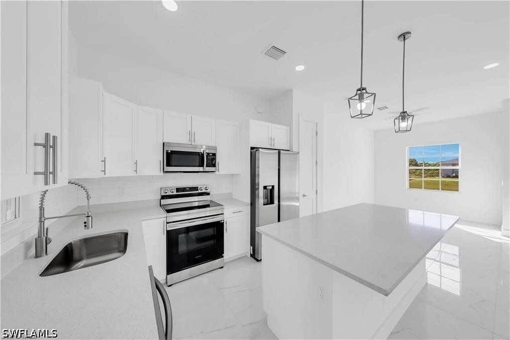 3310 11th Street W - Photo 4