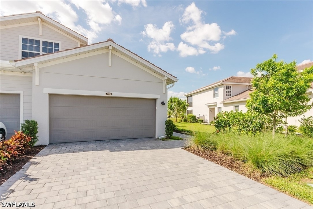 5739 Oakmont Court - Photo 0
